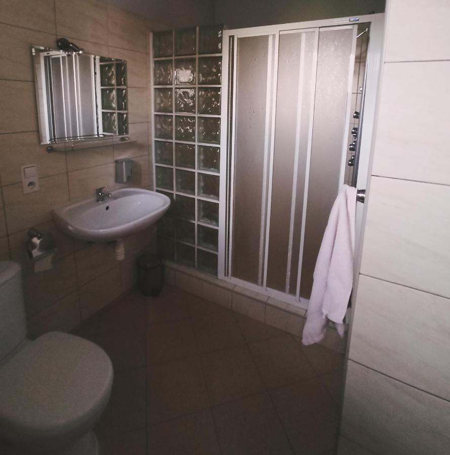 Pokoje Goscinne Kropka Tarnowskie Góry Extérieur photo